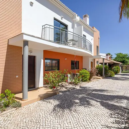 Maison d'hôtes Tac - Gardens Pêra